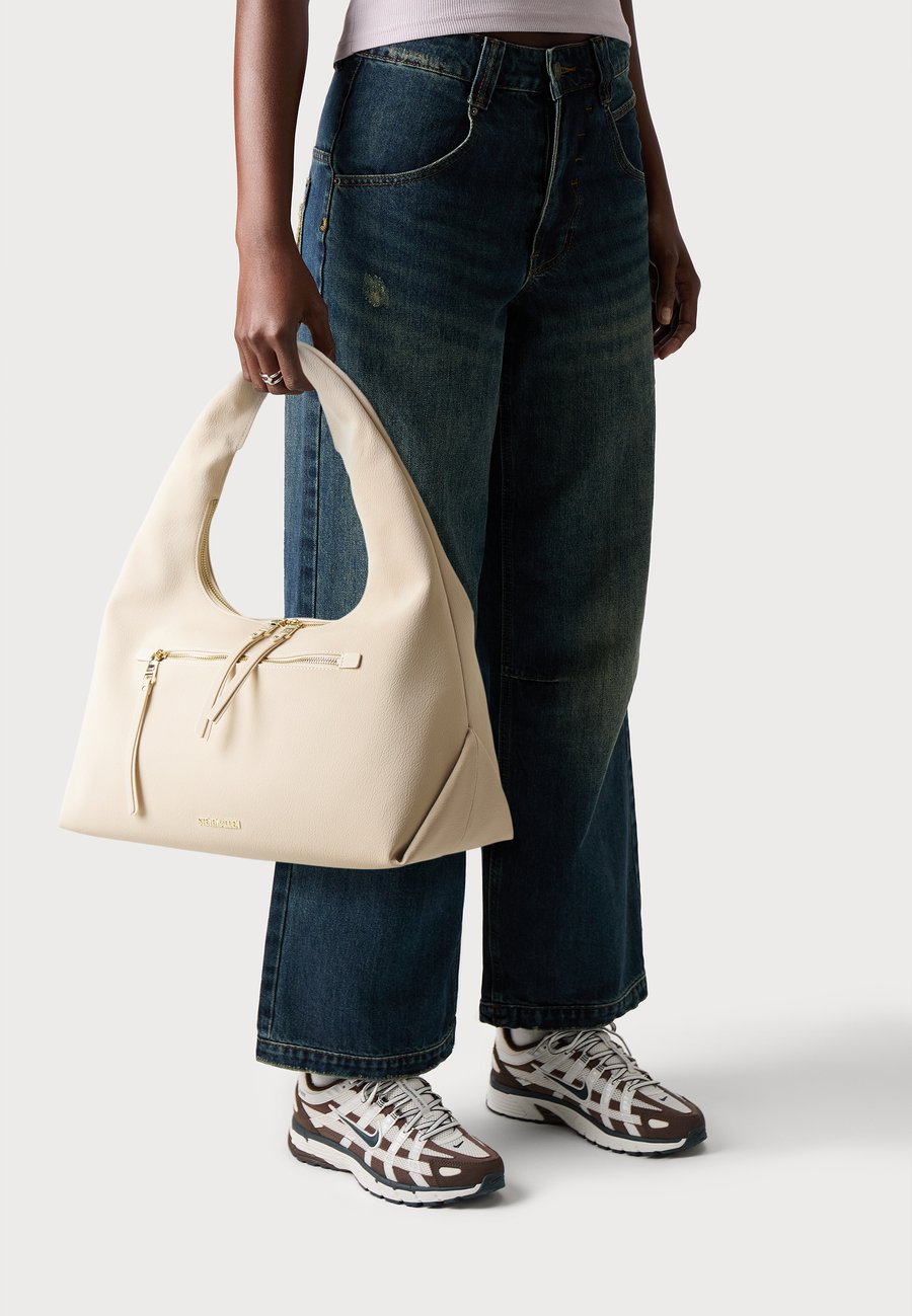Сумка Steve Madden BIVA, Bone/Gold-Coloured/Off-White
Сумка Steve Madden BIVA, Bone/Gold-Coloured/Off-White