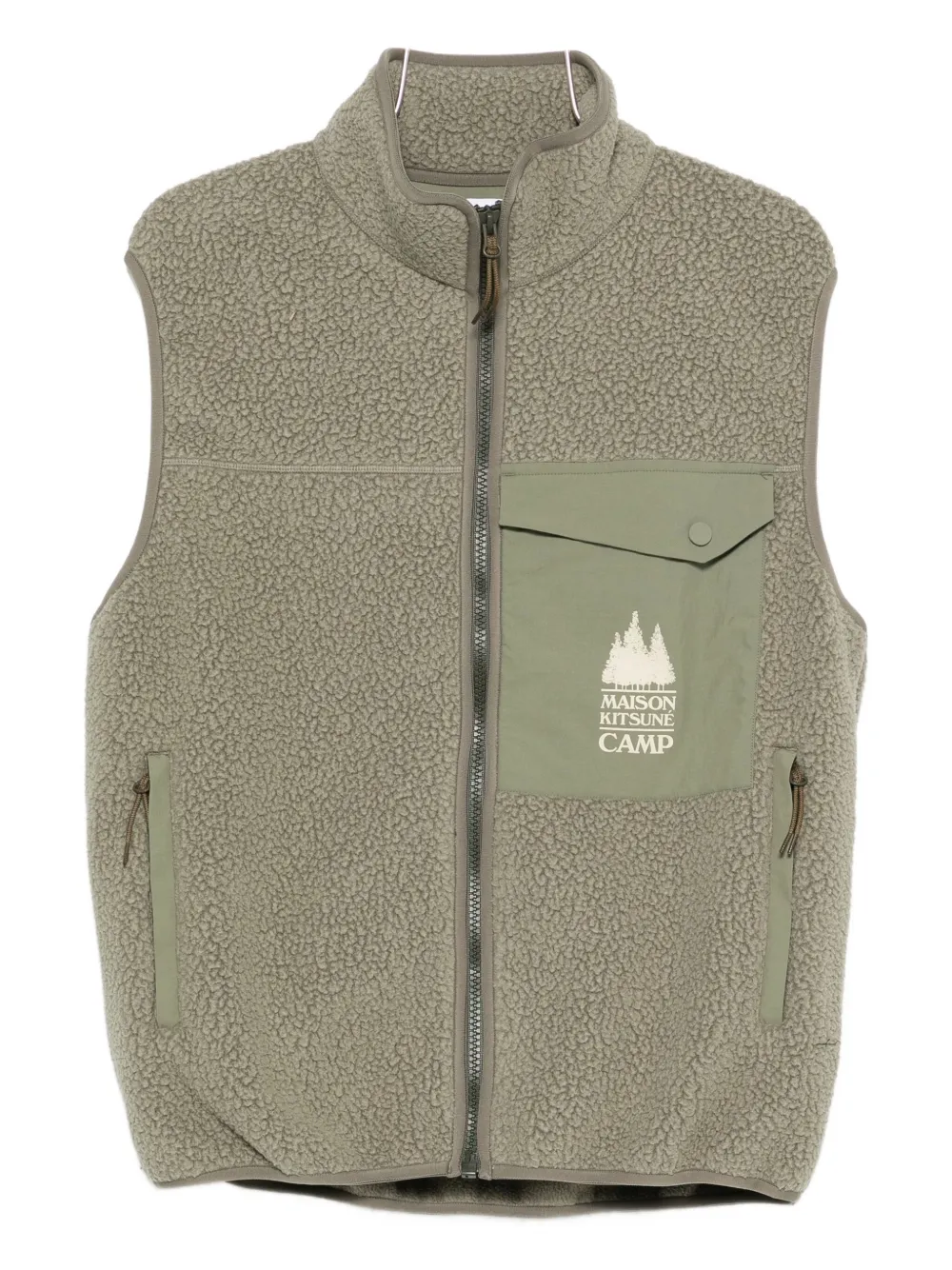 Жилет с застежкой-молнией и нагрудным карманом Maison Kitsuné, зеленый
Жилет с застежкой-молнией и нагрудным карманом Maison Kitsuné, зеленый