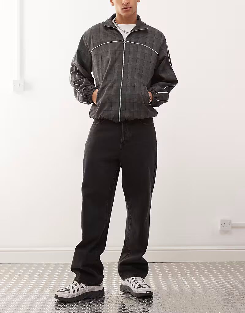 Классические мешковатые джинсы Obey в выцветшем черном цвете
Классические мешковатые джинсы Obey в выцветшем черном цвете