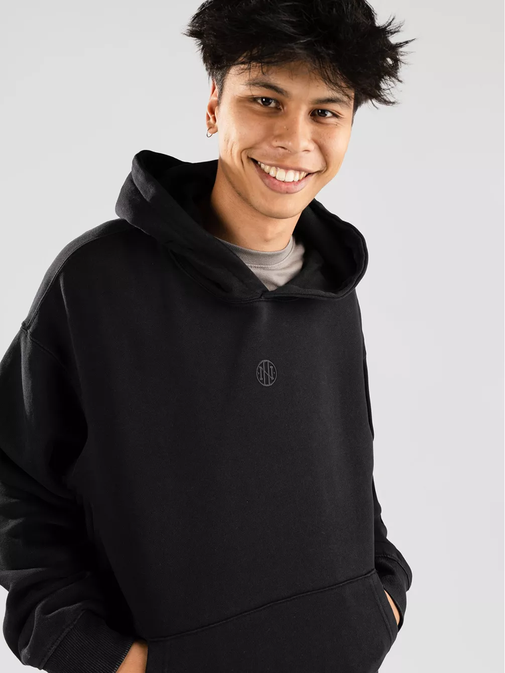 Фундаментальная толстовка Ninth Hall, черный
Фундаментальная толстовка Ninth Hall, черный