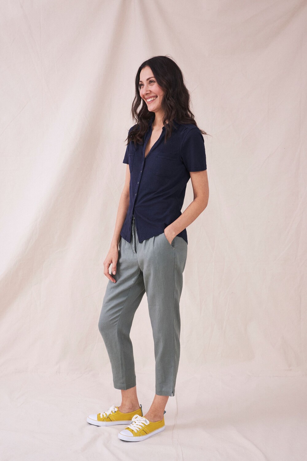 Синяя трикотажная рубашка с карманами White Stuff, синий
Синяя трикотажная рубашка с карманами White Stuff, синий