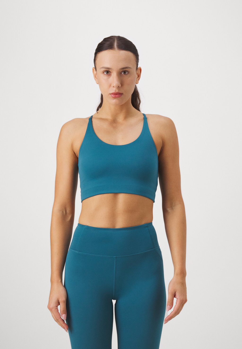 Легкая поддержка спортивного бюстгальтера FLOAT CLEO HALTER BRA Girlfriend Collective, бирюзовый
Легкая поддержка спортивного бюстгальтера FLOAT CLEO HALTER BRA Girlfriend Collective, бирюзовый