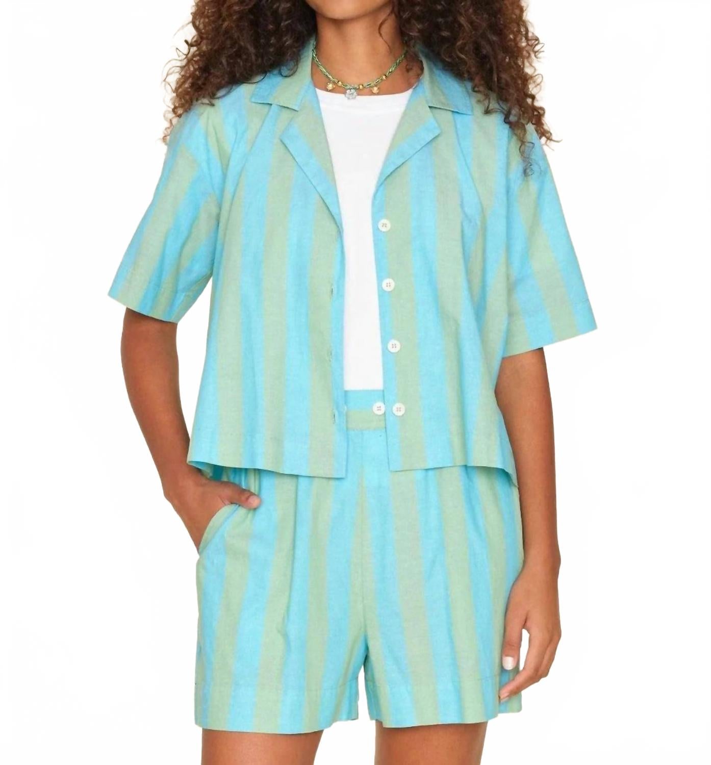 Рубашка Thea с пуговицами спереди в цвете морской бриз XIRENA, Sea Breeze
Рубашка Thea с пуговицами спереди в цвете морской бриз XIRENA, Sea Breeze