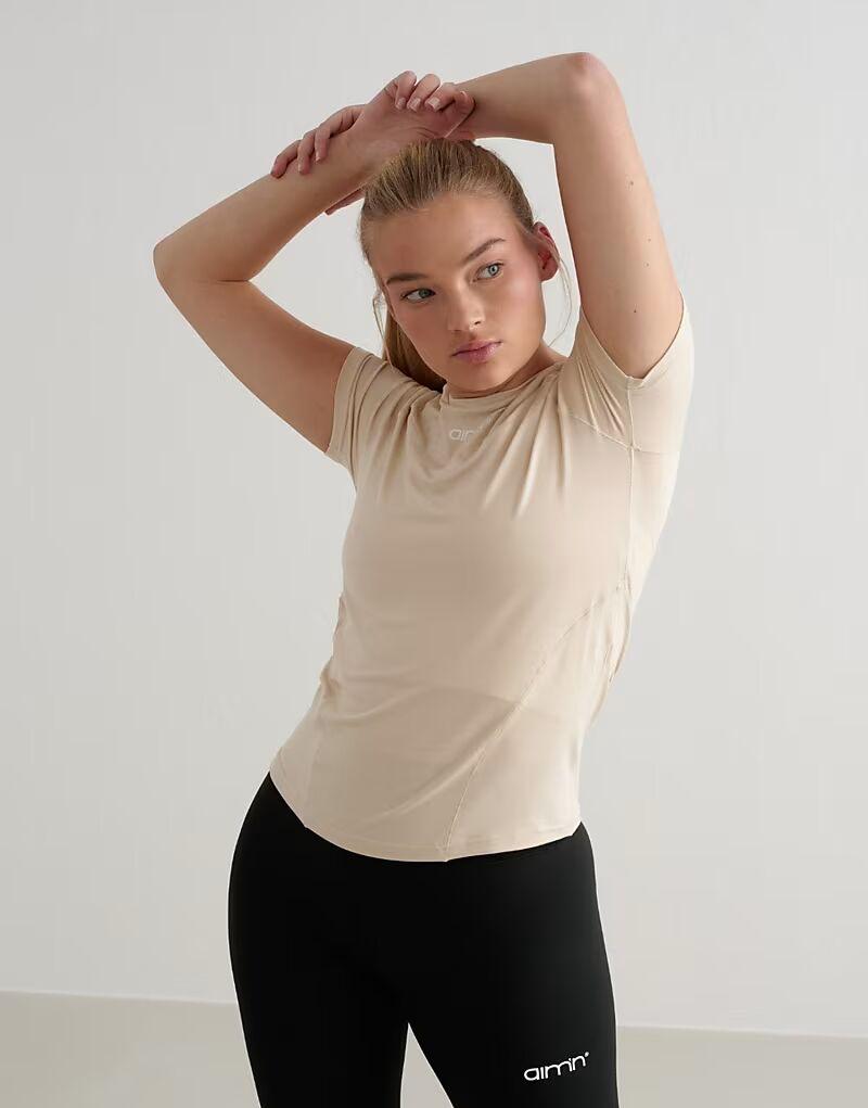 Топ Aim'n Café au lait soft basic short sleeve in beige
Топ Aim'n Café au lait soft basic short sleeve in beige