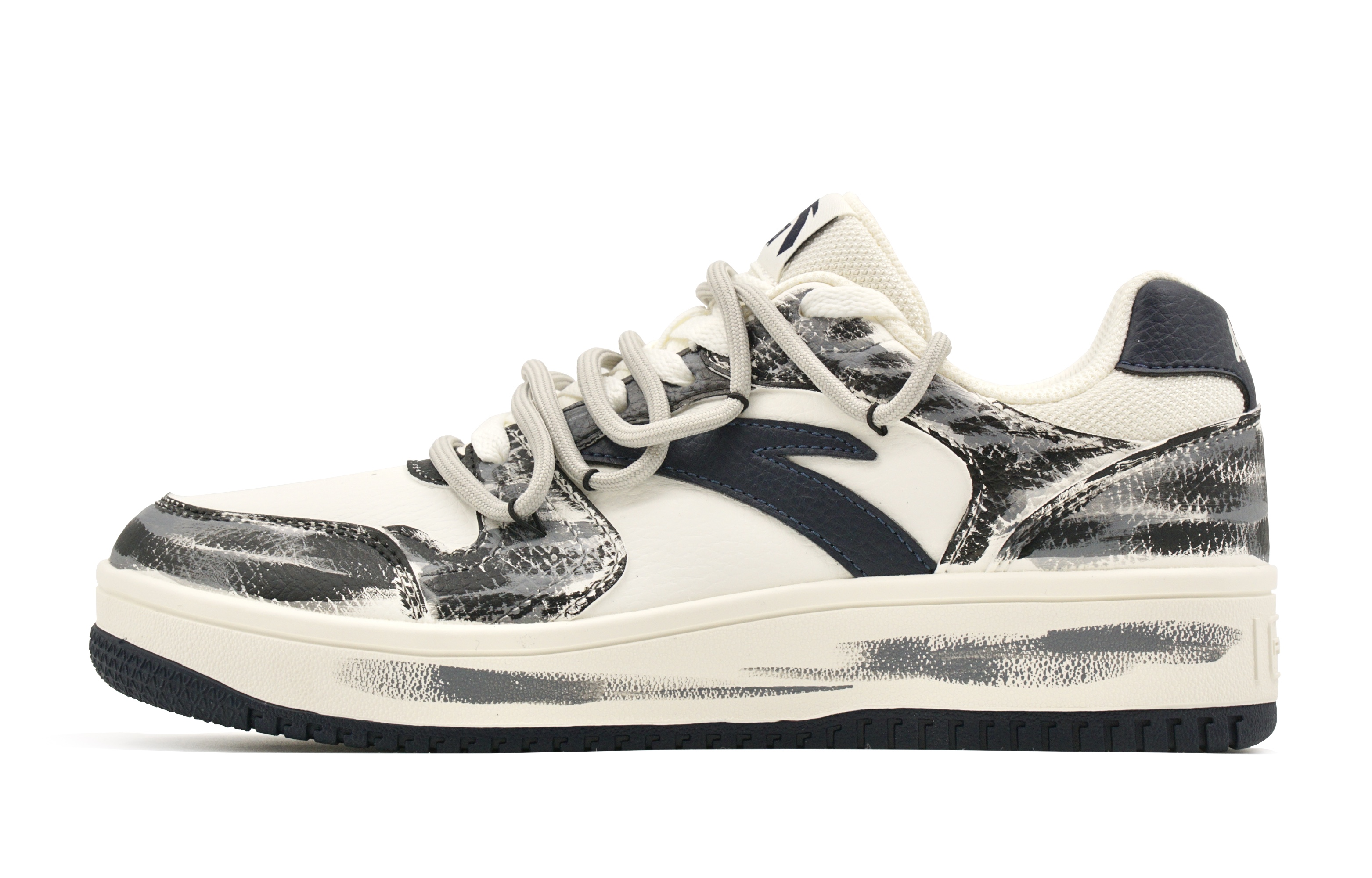 ANTA Нескользящие и износостойкие дышащие низкие кроссовки для скейтбординга, мужские, белые
ANTA Нескользящие и износостойкие дышащие низкие кроссовки для скейтбординга, мужские, белые