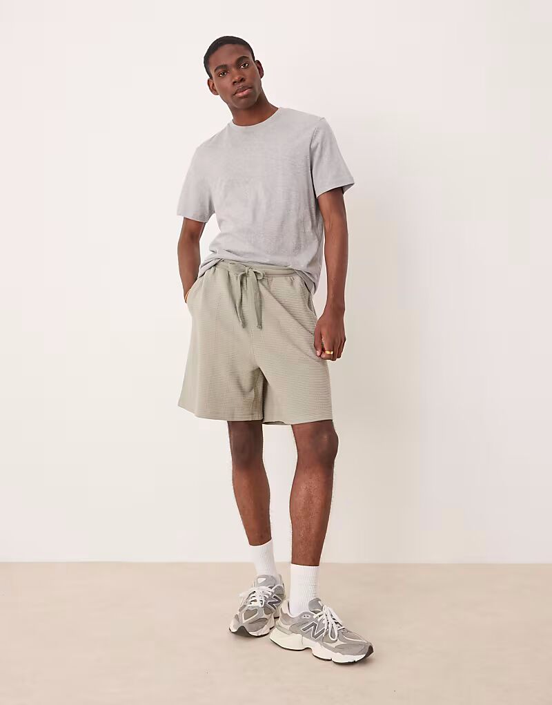 Текстурированные шорты свободного кроя ASOS DESIGN серого цвета 
Текстурированные шорты свободного кроя ASOS DESIGN серого цвета