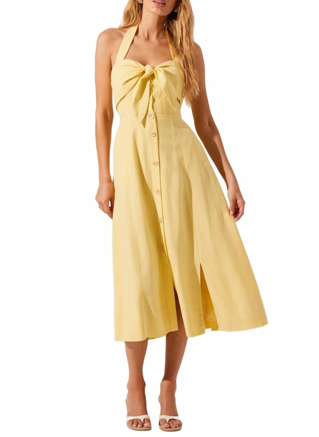 Платье с воротником-стойкой в сливочно-желтом цвете ASTR
Платье с воротником-стойкой в сливочно-желтом цвете ASTR