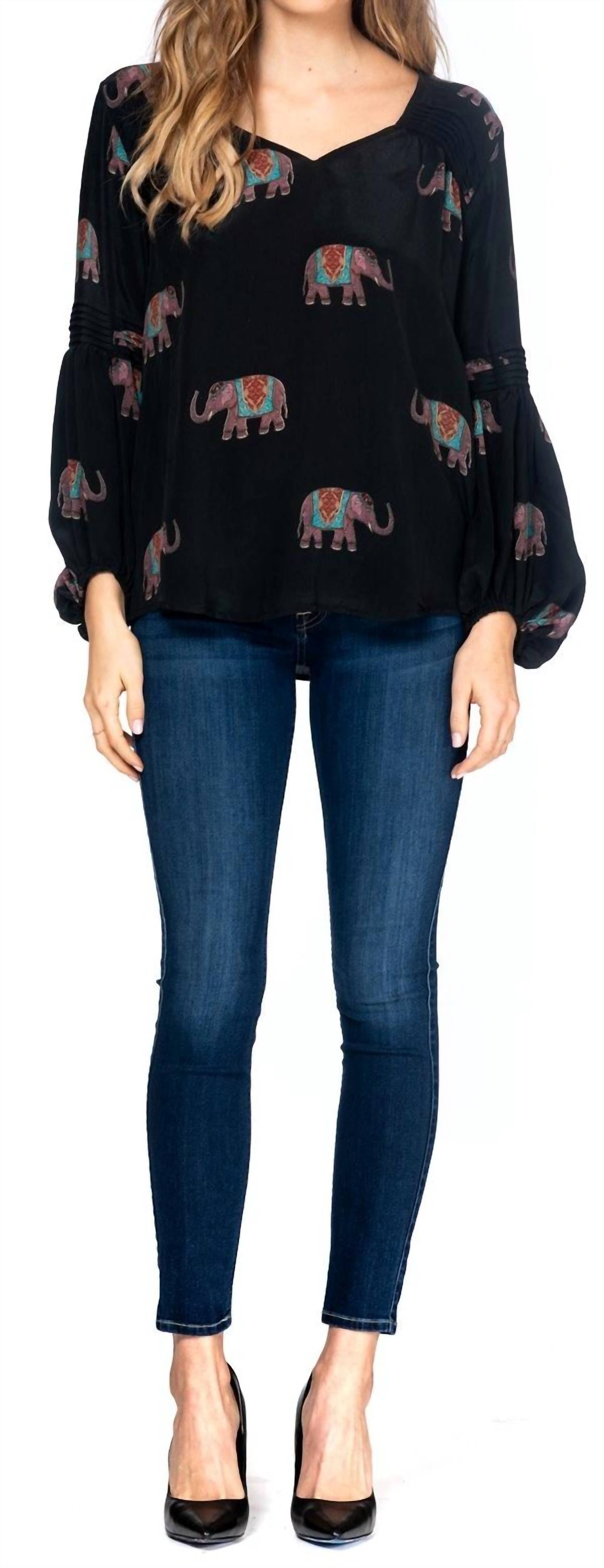 Блуза Serenity в анималистичном стиле Tolani, цвет animal
Блуза Serenity в анималистичном стиле Tolani, цвет animal