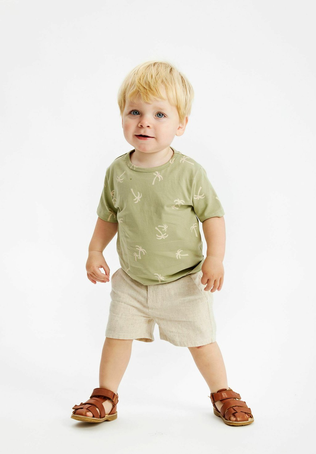 Футболка с принтом The New Siblings, оливковый
Футболка с принтом The New Siblings, оливковый