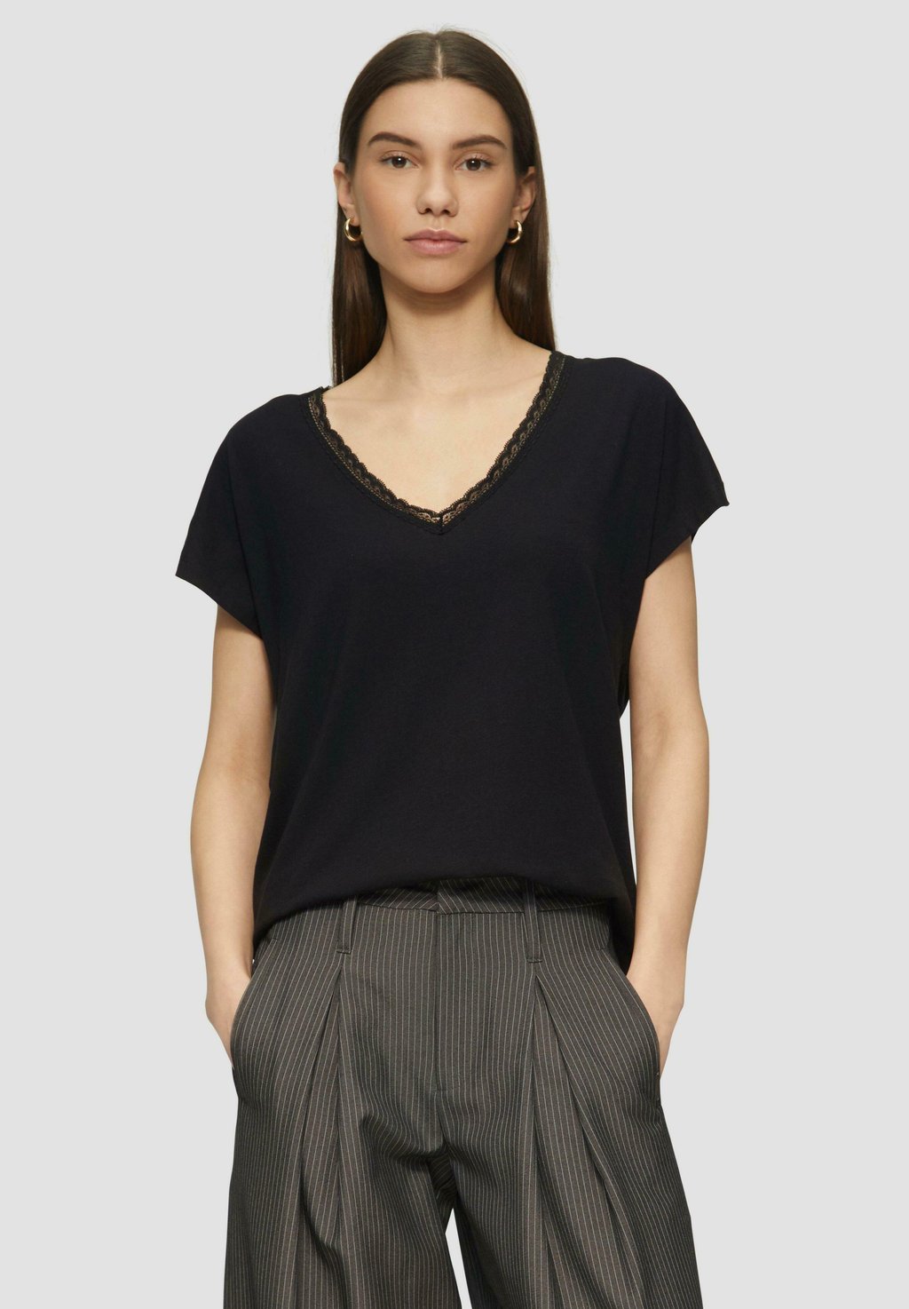 Футболка с принтом VAN MIX MET RANDJE QS, черный
Футболка с принтом VAN MIX MET RANDJE QS, черный