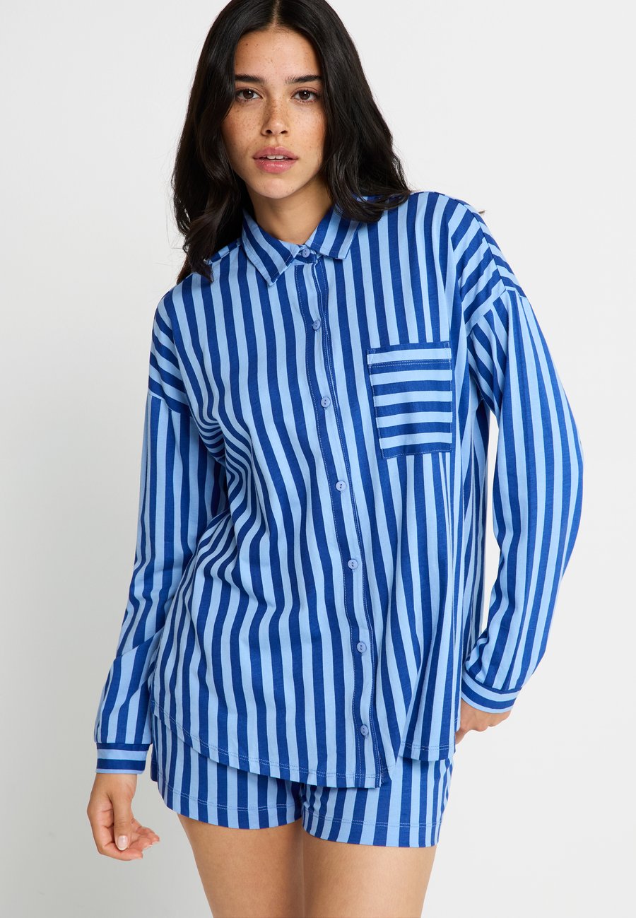 Пижамный комплект LASCANA SET, Dunkelblau Gestreift/Dark Blue
Пижамный комплект LASCANA SET, Dunkelblau Gestreift/Dark Blue