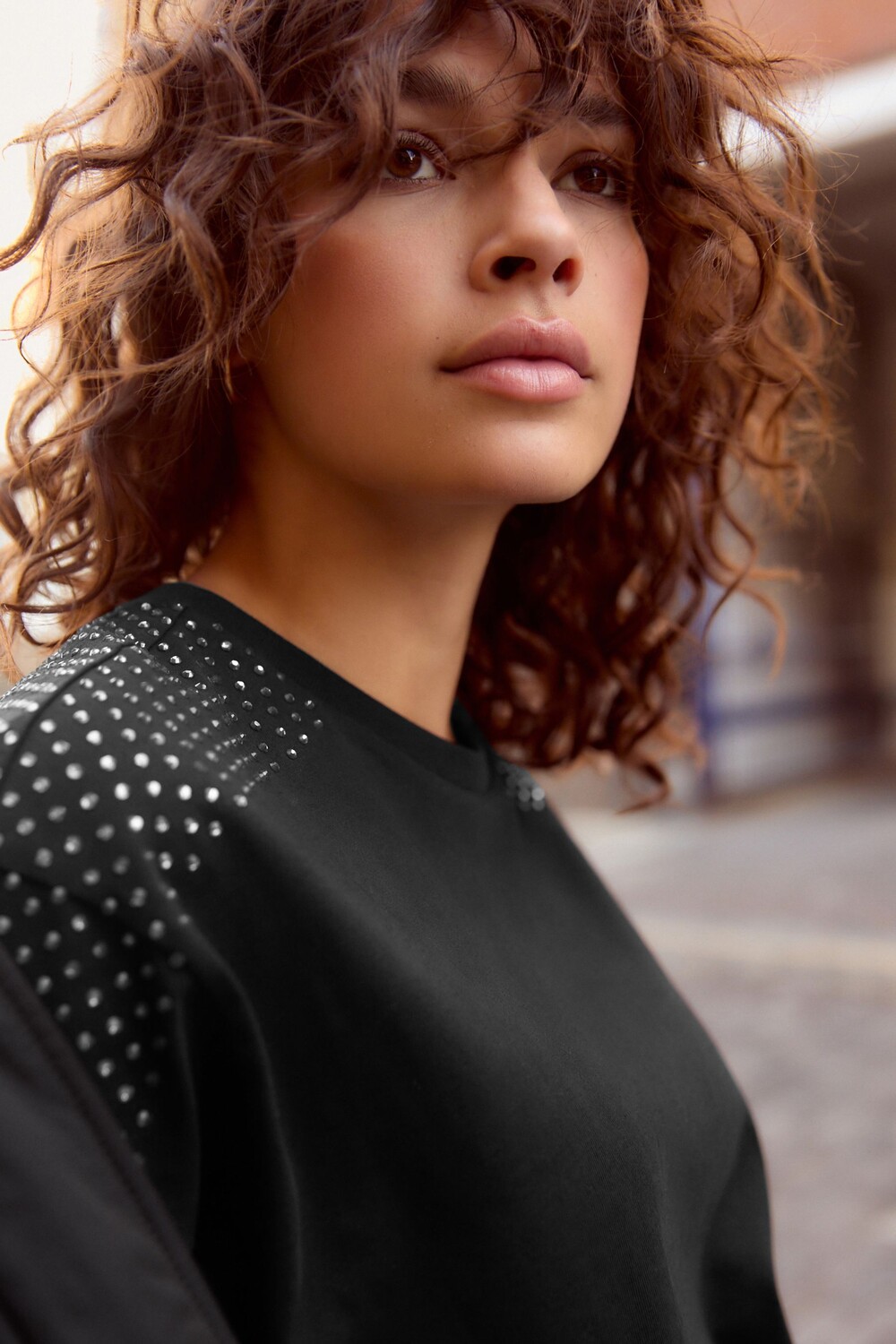 Футболка с украшением на плече из 100% хлопка Next, черный
Футболка с украшением на плече из 100% хлопка Next, черный