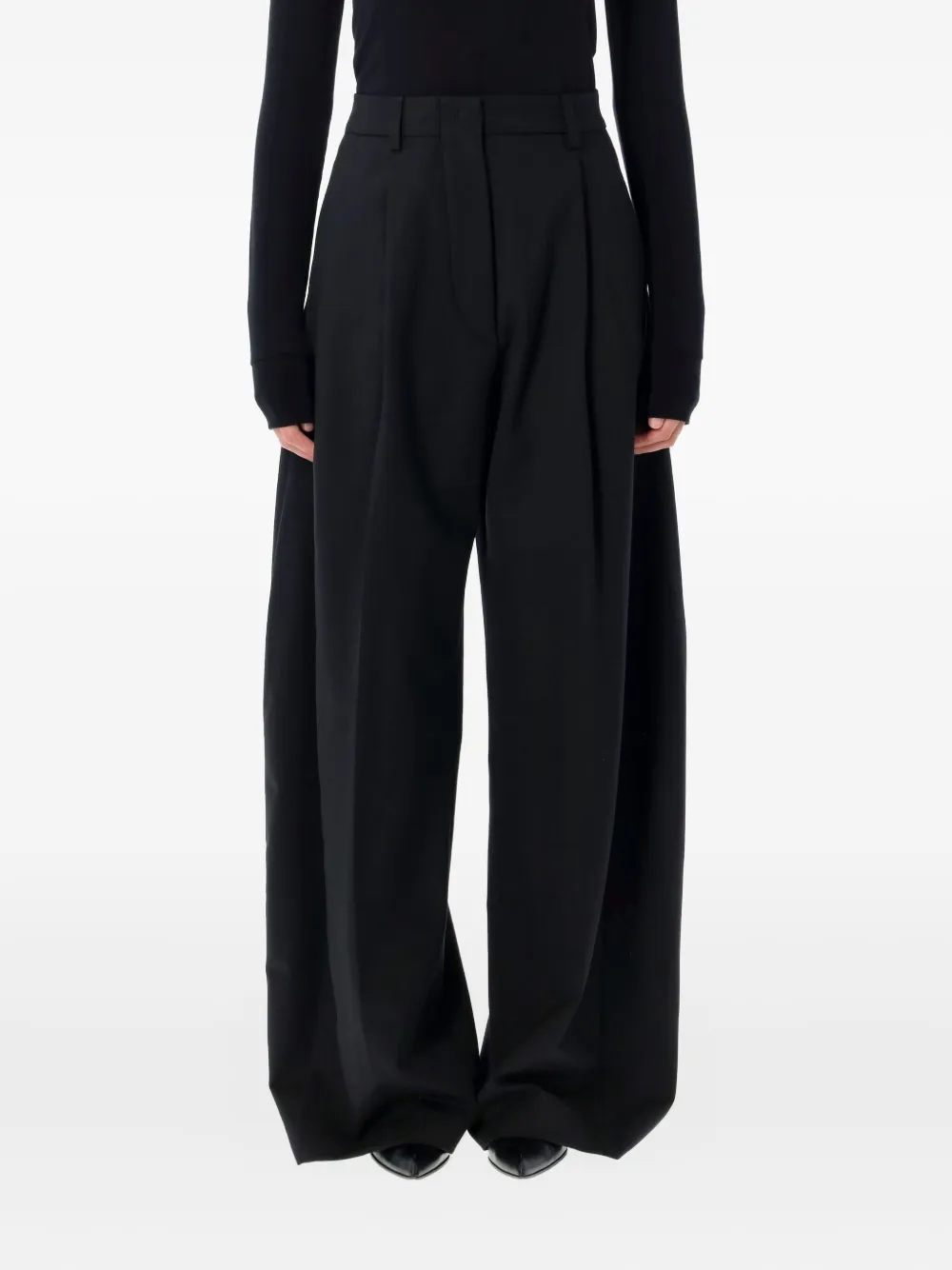 Брюки Billie со складками THELATEST, черный
Брюки Billie со складками THELATEST, черный