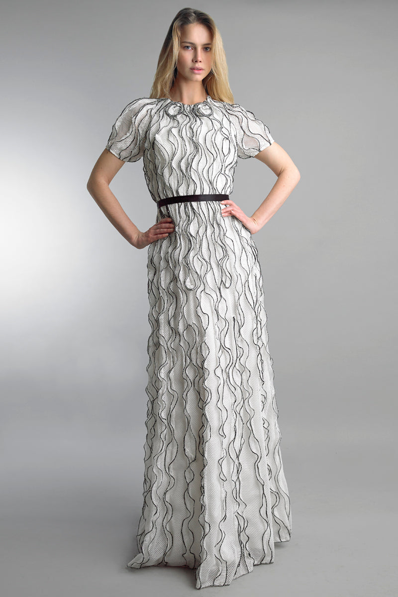 Платье с короткими рукавами и оборкой Basix Black Label, белый/черный
Платье с короткими рукавами и оборкой Basix Black Label, белый/черный