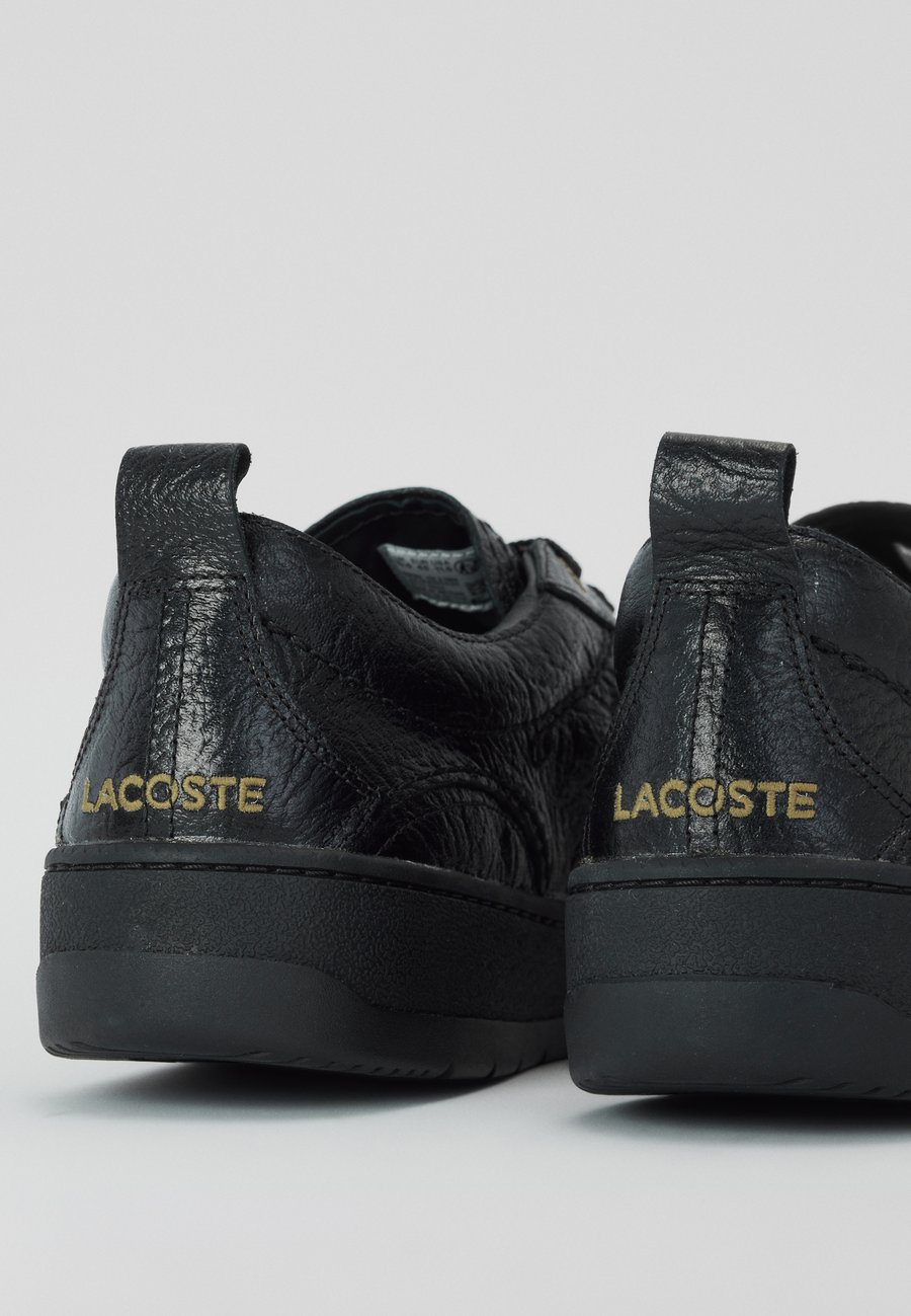 Кроссовки Lacoste UMPIRE, Black
Кроссовки Lacoste UMPIRE, Black