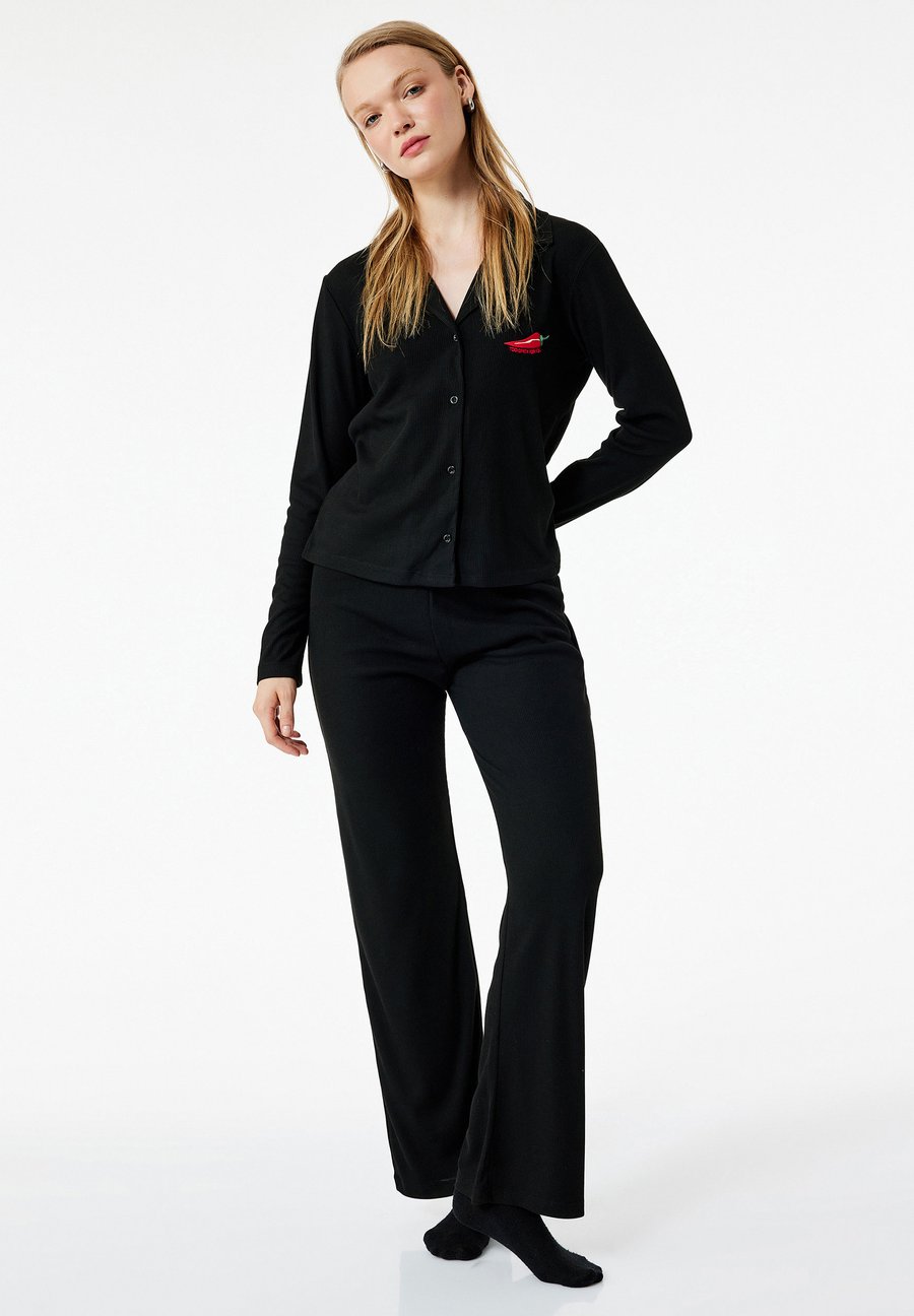 Пижамный комплект Koton LONG SLEEVE SET, Black
Пижамный комплект Koton LONG SLEEVE SET, Black