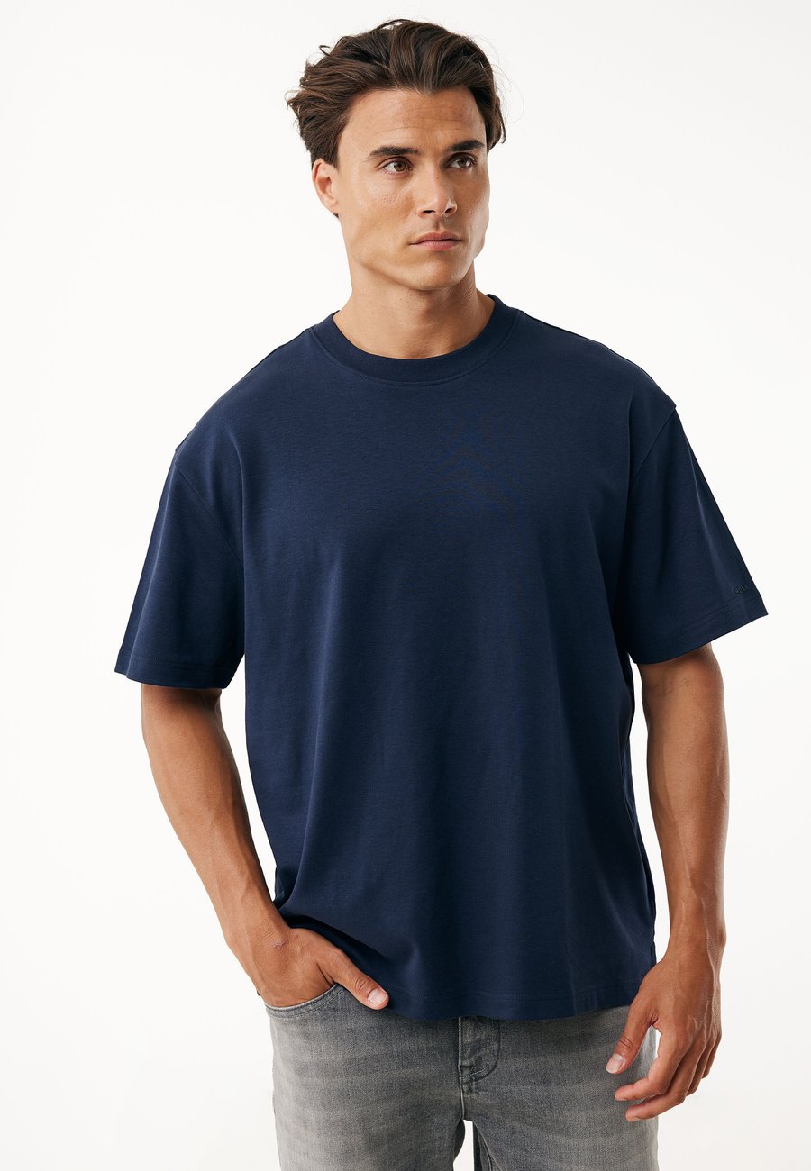 Футболка Mexx Basic T-shirt, Mid Navy/Blue, Синий, Футболка Mexx Basic T-shirt, Mid Navy/Blue
Футболка Mexx Basic T-shirt, Mid Navy/Blue, Синий, Футболка Mexx Basic T-shirt, Mid Navy/Blue