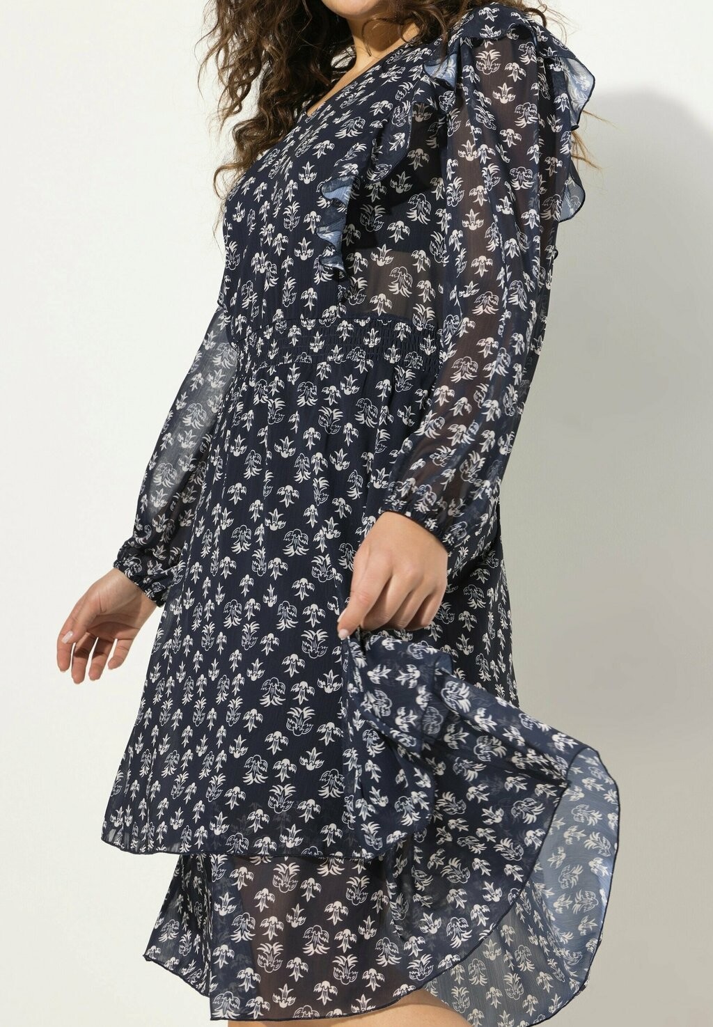 Дневное платье Ulla Popken, темно-синий
Дневное платье Ulla Popken, темно-синий