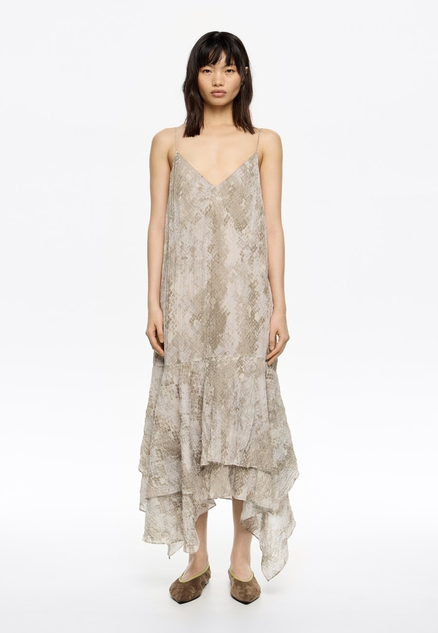 Платье Bimba Y Lola Maxi dress, Snake Topo/Grey
Платье Bimba Y Lola Maxi dress, Snake Topo/Grey