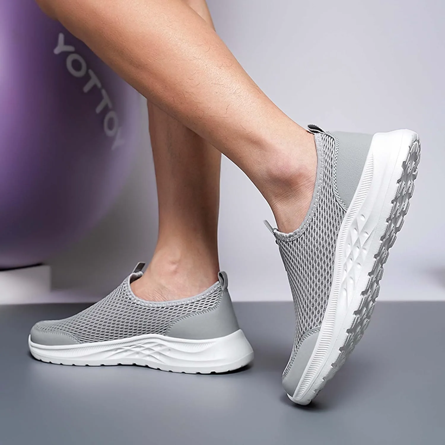 Легкие мужские кроссовки, дышащие кроссовки из сетки, босоножки для мужчин, прогулочные туфли для мужчин, кроссовки для дома и улицы Vtiao, серый
Легкие мужские кроссовки, дышащие кроссовки из сетки, босоножки для мужчин, прогулочные туфли для мужчин, кроссовки для дома и улицы Vtiao, серый