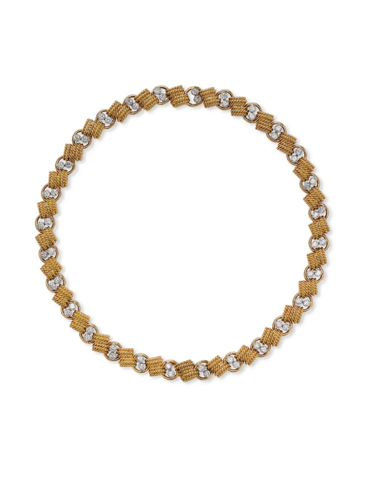 Van Cleef & Arpels колье-чокер 1941-1960-х годов из желтого золота с бриллиантами, золотой
Van Cleef & Arpels колье-чокер 1941-1960-х годов из желтого золота с бриллиантами, золотой
