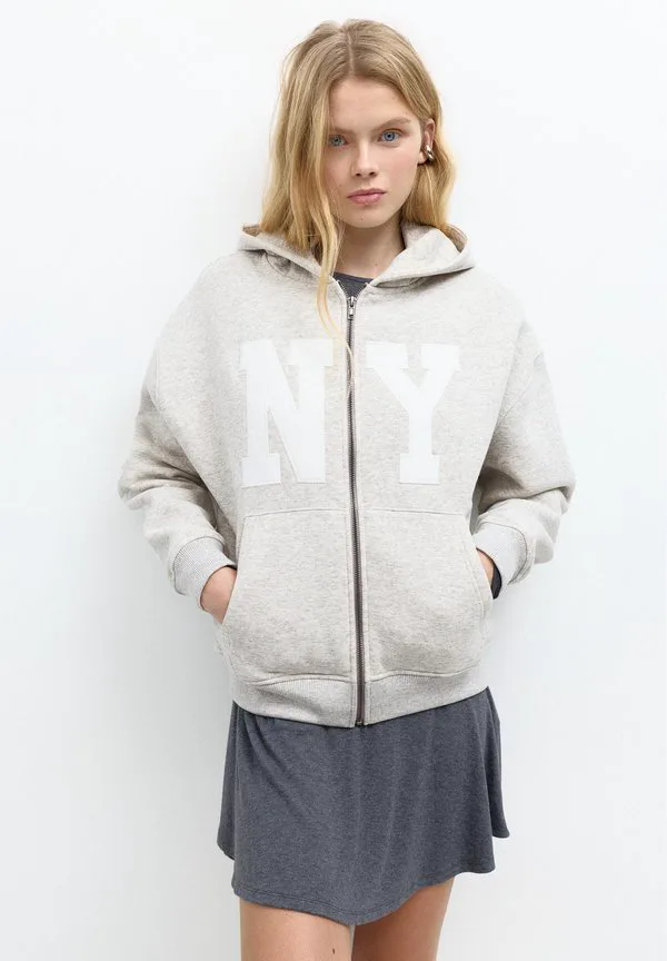 Толстовка на молнии с принтом Pull&Bear, Grey, Серый, Толстовка на молнии с принтом Pull&Bear, Grey
Толстовка на молнии с принтом Pull&Bear, Grey, Серый, Толстовка на молнии с принтом Pull&Bear, Grey