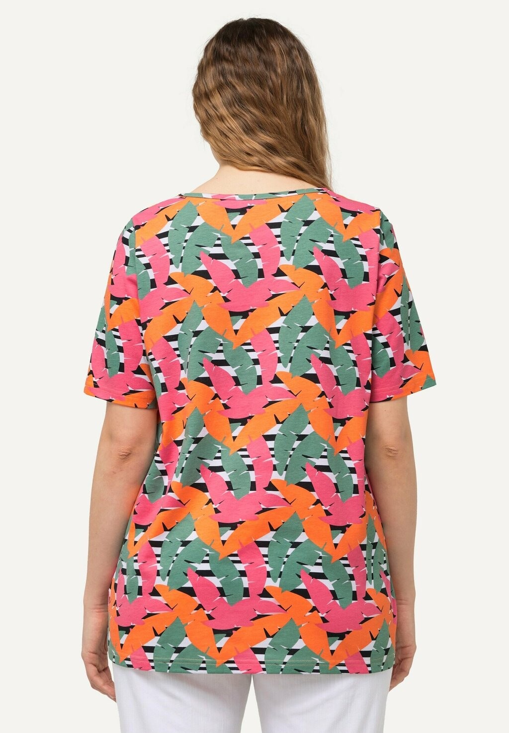 Футболка с принтом GEOMETRIC PALM LEAF PRINT SHORT SLEEVE Ulla Popken, абрикос 
Футболка с принтом GEOMETRIC PALM LEAF PRINT SHORT SLEEVE Ulla Popken, абрикос