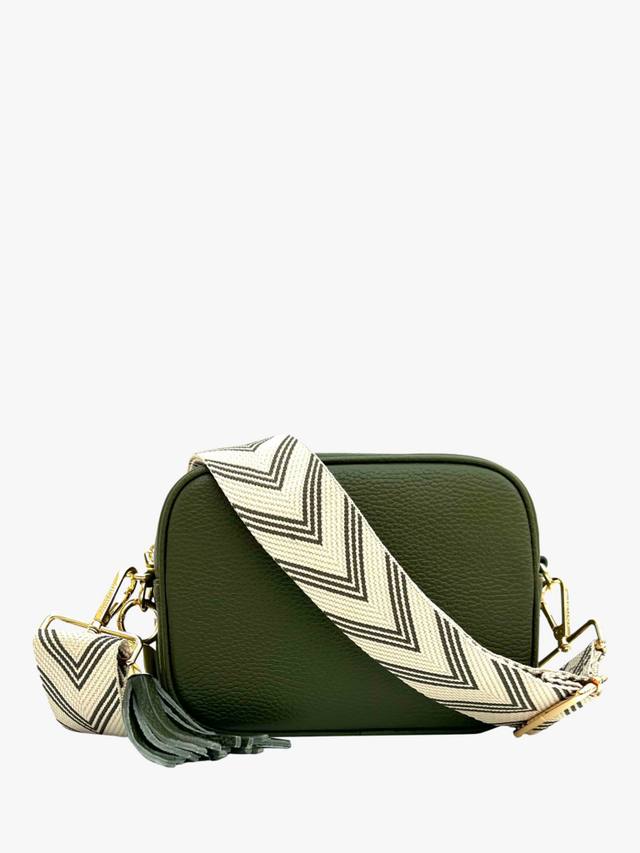 Сумка через плечо из кожи с кисточкой и узором шеврон Apatchy London, Olive
Сумка через плечо из кожи с кисточкой и узором шеврон Apatchy London, Olive