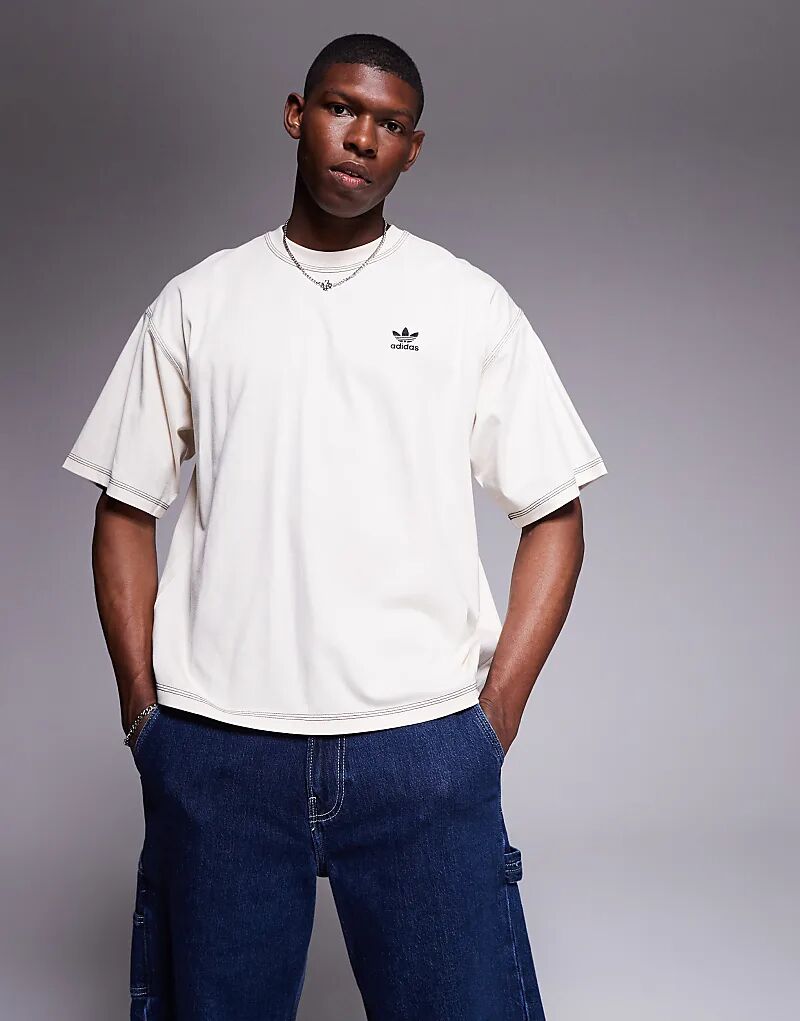 Футболка adidas Originals Trefoil Essentials кремового цвета с контрастной строчкой
Футболка adidas Originals Trefoil Essentials кремового цвета с контрастной строчкой