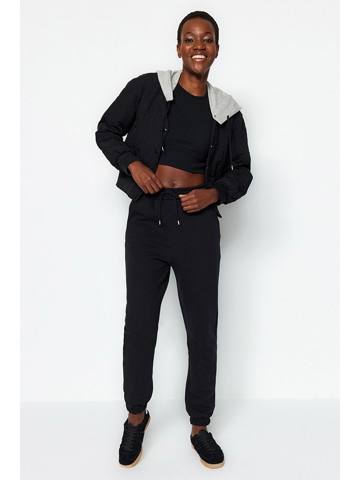 Спортивные штаны trendyol, черный
Спортивные штаны trendyol, черный