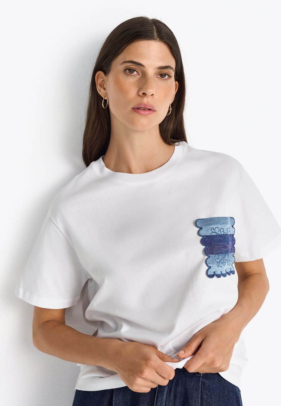 Футболка Rich & Royal Print T-shirt, White
Футболка Rich & Royal Print T-shirt, White