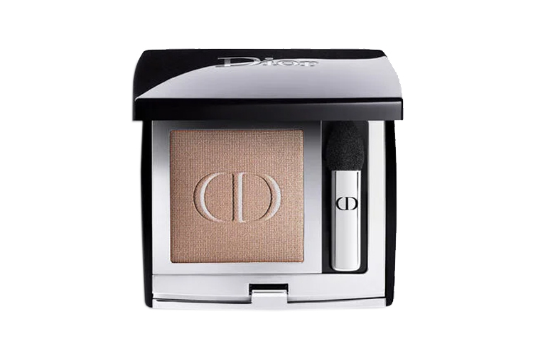 Индивидуальные монохромные тени для век с эффектом стойкости, легко растушевываются, подчеркивают взгляд DIOR
Индивидуальные монохромные тени для век с эффектом стойкости, легко растушевываются, подчеркивают взгляд DIOR