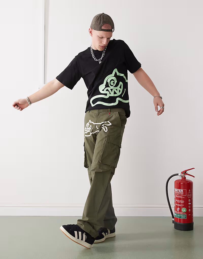 Брюки-карго ICECREAM running dog с застежкой-молнией цвета хаки
Брюки-карго ICECREAM running dog с застежкой-молнией цвета хаки