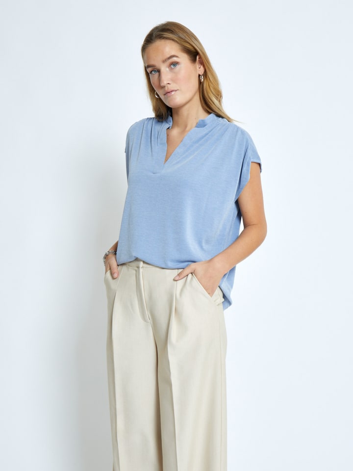 Футболка цвета ледяной синий minus
Футболка цвета ледяной синий minus