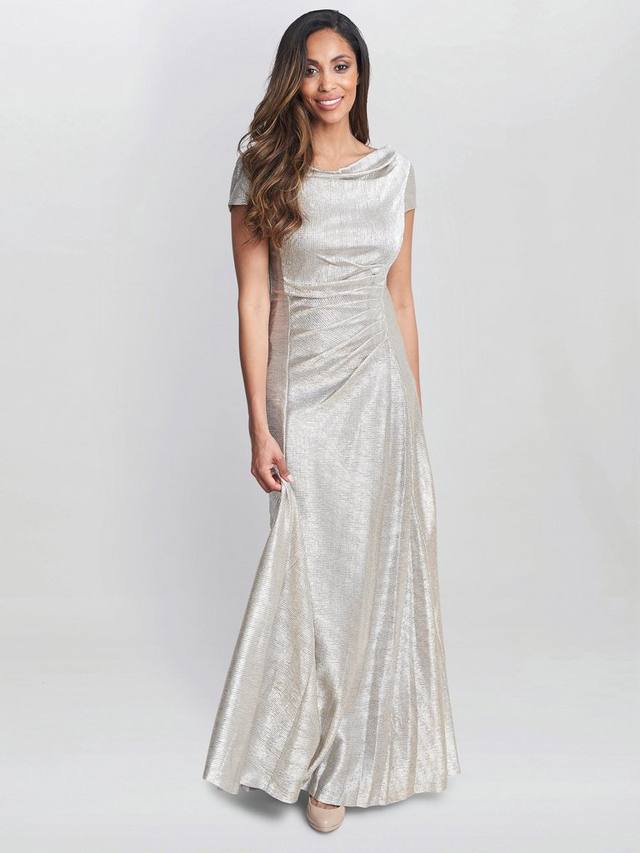 Платье с металлическим капюшоном alivia на шее Gina Bacconi, цвет Champagne
Платье с металлическим капюшоном alivia на шее Gina Bacconi, цвет Champagne