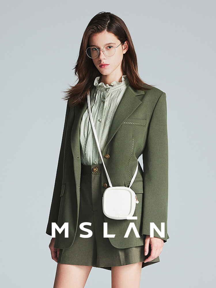 Пальто зимнее Mslan с двумя карманами, хаки / зеленый
Пальто зимнее Mslan с двумя карманами, хаки / зеленый