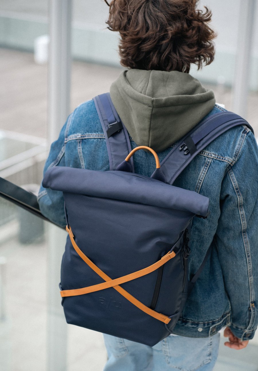 Рюкзак Aunts & Uncles KUSHIRO, Outer Space/Dark Blue
Рюкзак Aunts & Uncles KUSHIRO, Outer Space/Dark Blue