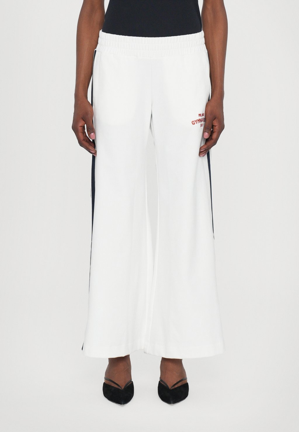 Спортивные штаны EA7 Emporio Armani, белый
Спортивные штаны EA7 Emporio Armani, белый