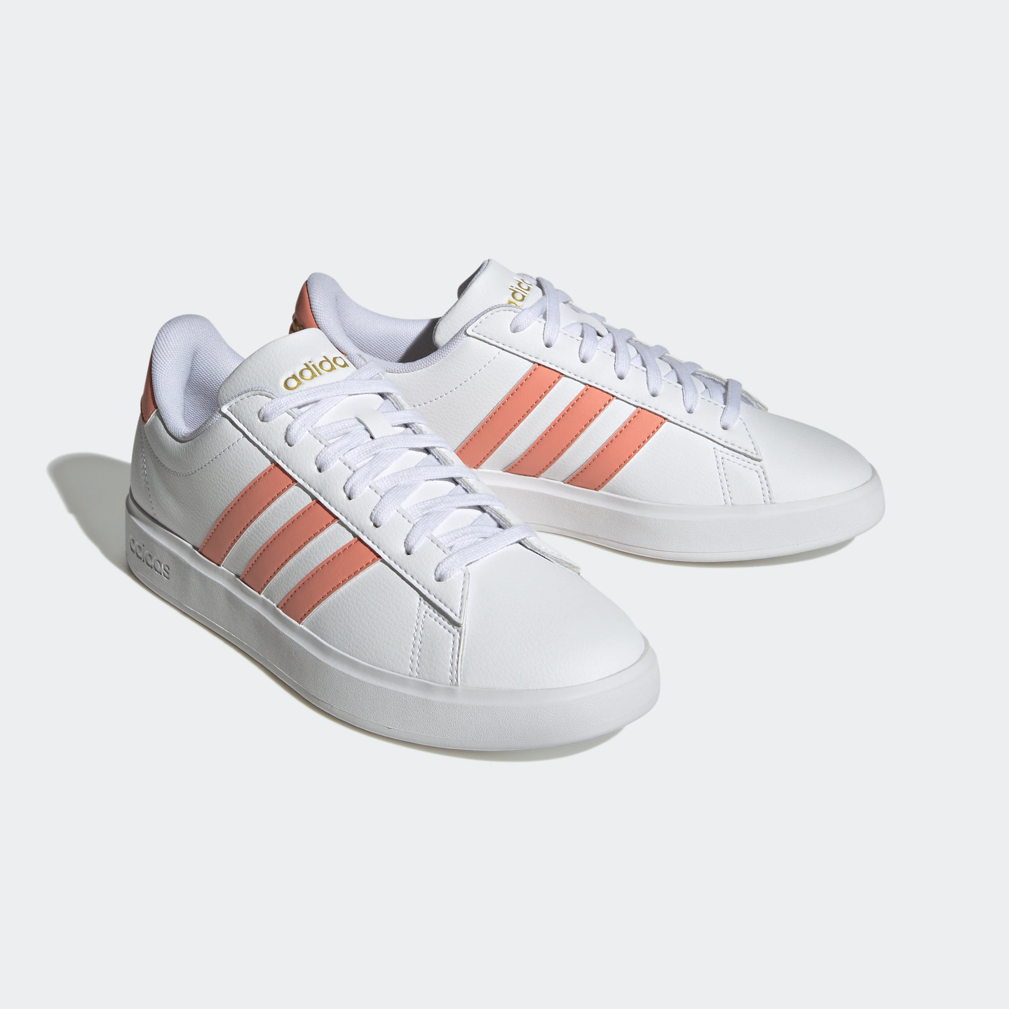 Кроссовки Adidas Sportswear "GRAND COURT CLOUDFOAM LIFESTYLE COURT COMFORT", дизайн по стопам суперзвезды Adidas, цвет Cloud White / Wonder Clay / Gold Metallic
Кроссовки Adidas Sportswear "GRAND COURT CLOUDFOAM LIFESTYLE COURT COMFORT", дизайн по стопам суперзвезды Adidas, цвет Cloud White / Wonder Clay / Gold Metallic