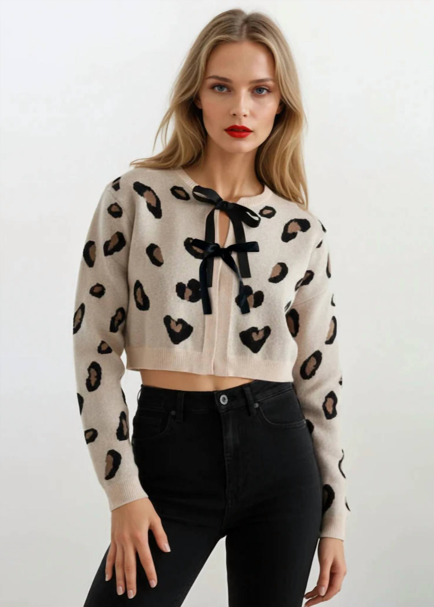 Yana K Кардиган Delano с анималистическим принтом, цвет слоновой кости
Yana K Кардиган Delano с анималистическим принтом, цвет слоновой кости