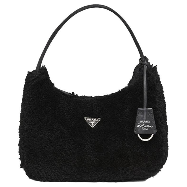 PRADA Женская черная сумка через плечо из овчины
PRADA Женская черная сумка через плечо из овчины