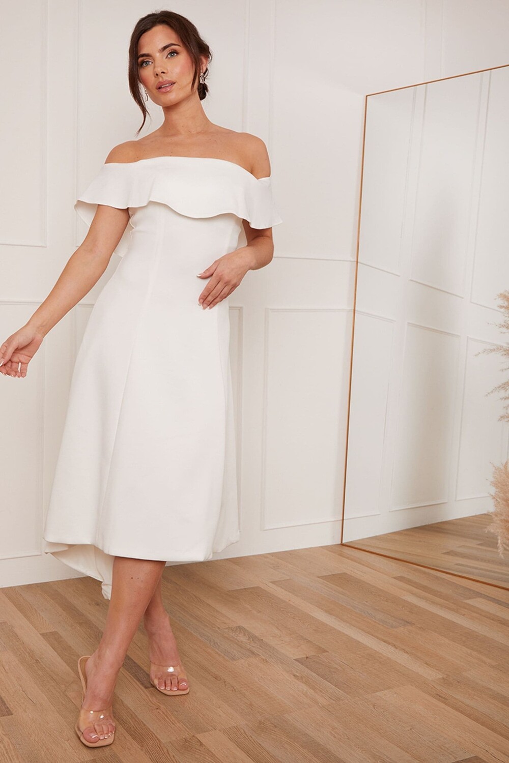 Платье миди Bardot с оборками Chi Chi London, белый
Платье миди Bardot с оборками Chi Chi London, белый