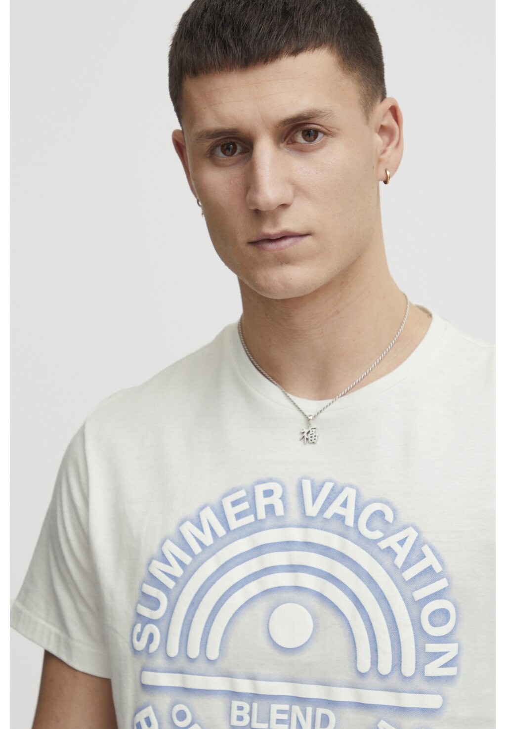 Футболка с принтом Blend, белоснежная
Футболка с принтом Blend, белоснежная