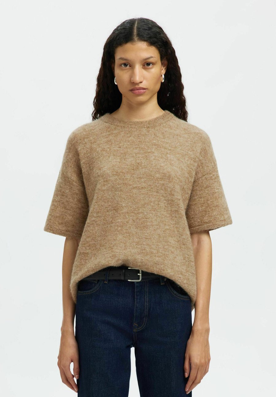 Футболка Selected Femme Basic T-shirt, Sepia Tint/Beige
Футболка Selected Femme Basic T-shirt, Sepia Tint/Beige