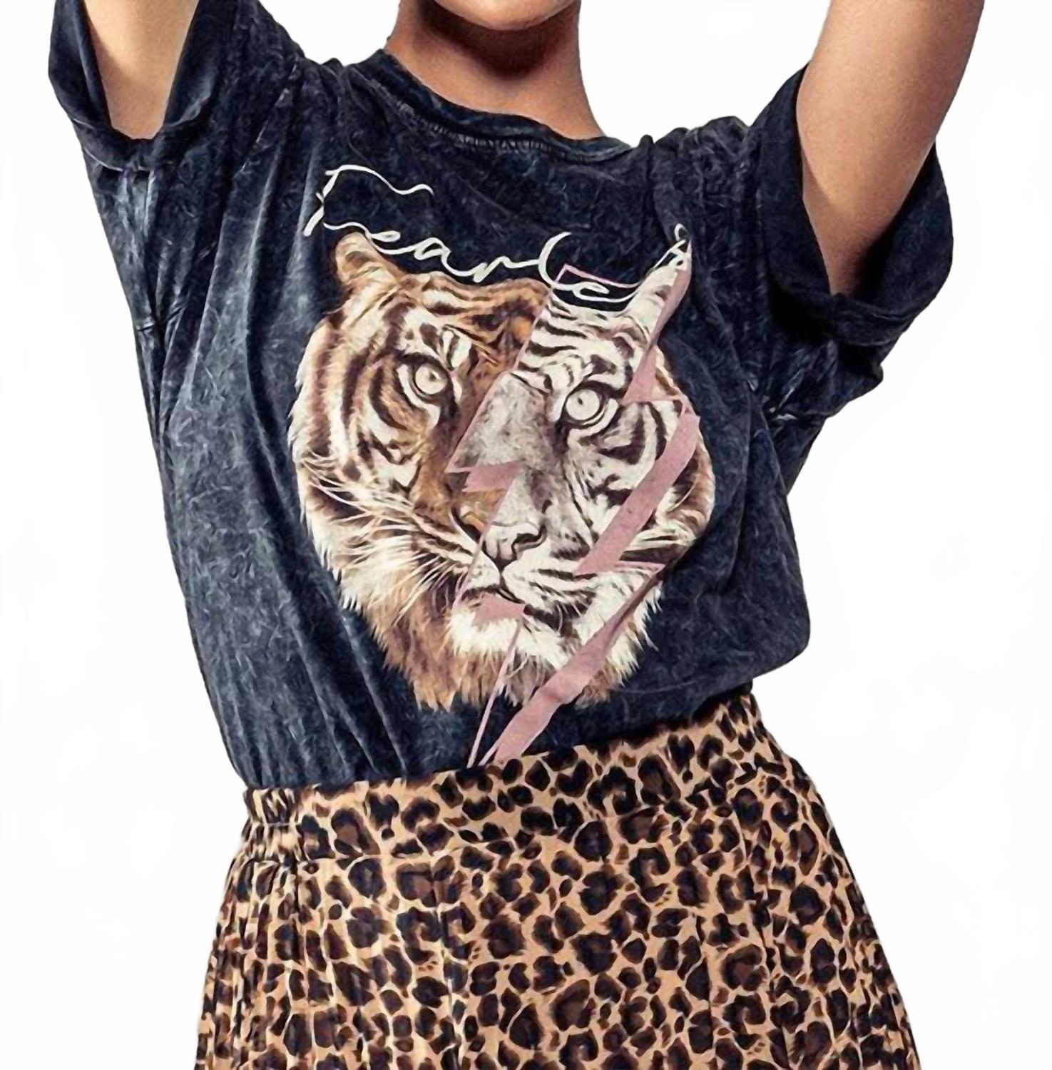 Топ свободного кроя Betty Tiger черного цвета с эффектом потертости Love Vintage
Топ свободного кроя Betty Tiger черного цвета с эффектом потертости Love Vintage