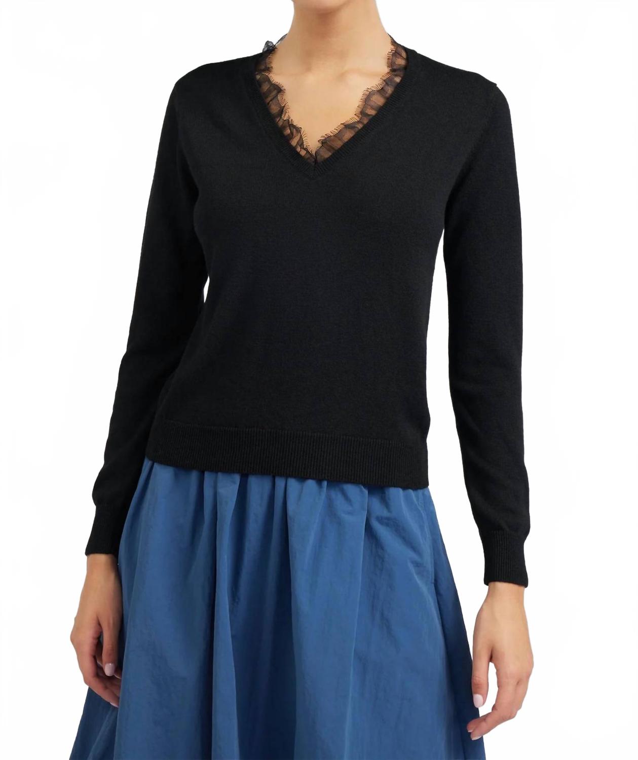 Черный свитер с V-образным вырезом и кружевными деталями Current air
Черный свитер с V-образным вырезом и кружевными деталями Current air