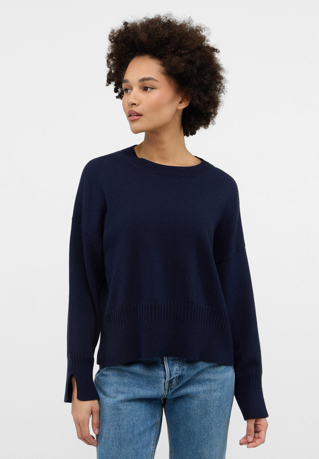 Свитер UNIFARBENER Eterna, темно-синий
Свитер UNIFARBENER Eterna, темно-синий