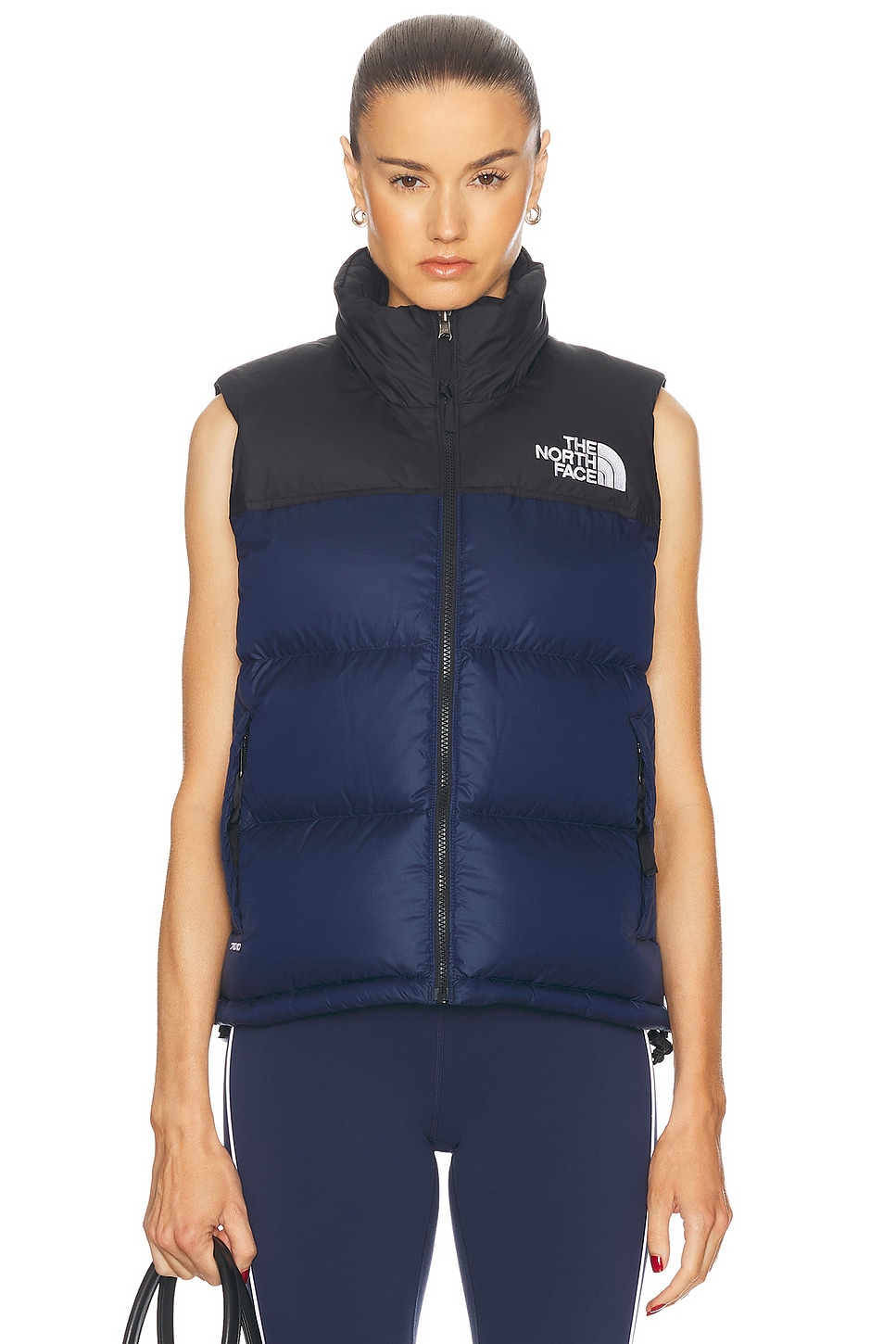 Жилет Nuptse 1996 года в стиле ретро The North Face, цвет Summit Navy & TNF Black
Жилет Nuptse 1996 года в стиле ретро The North Face, цвет Summit Navy & TNF Black