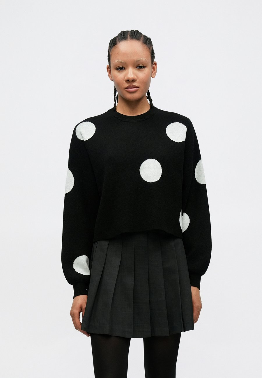 Джемпер Noisy May NMSHYLA O NECK STATEMENT, Black
Джемпер Noisy May NMSHYLA O NECK STATEMENT, Black