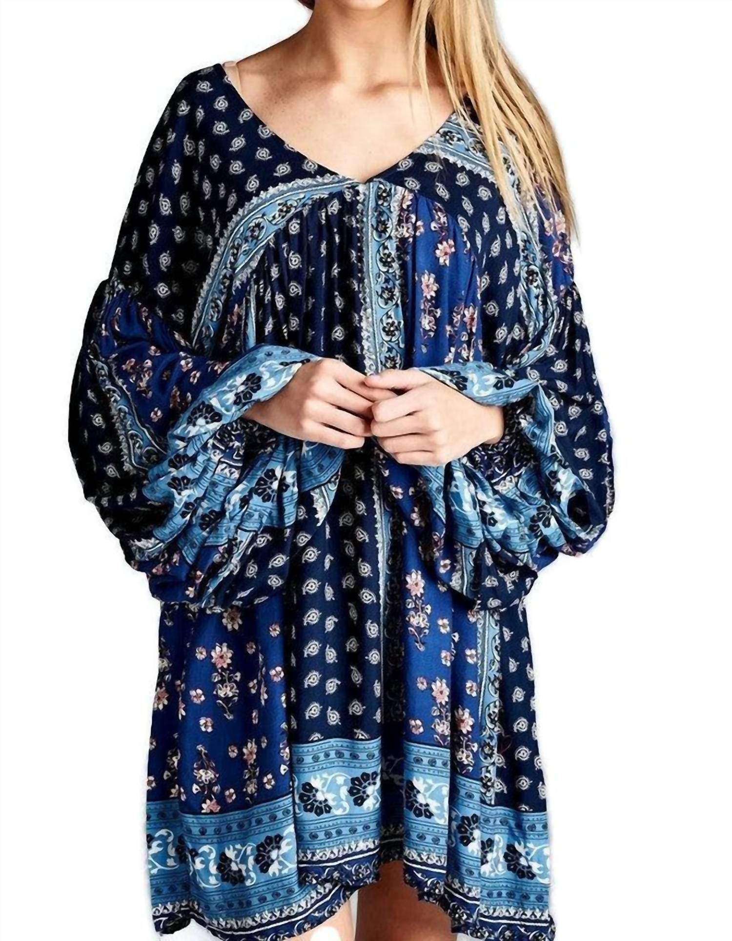 Платье Baby Doll с принтом в виде накладок синего цвета Velzera
Платье Baby Doll с принтом в виде накладок синего цвета Velzera